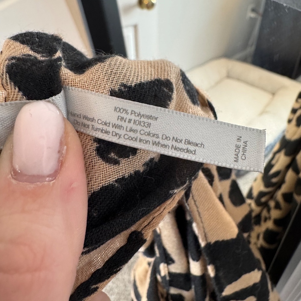 Charlotte Russe Cheetah Print Infinity Scarf - Picture 4 of 5